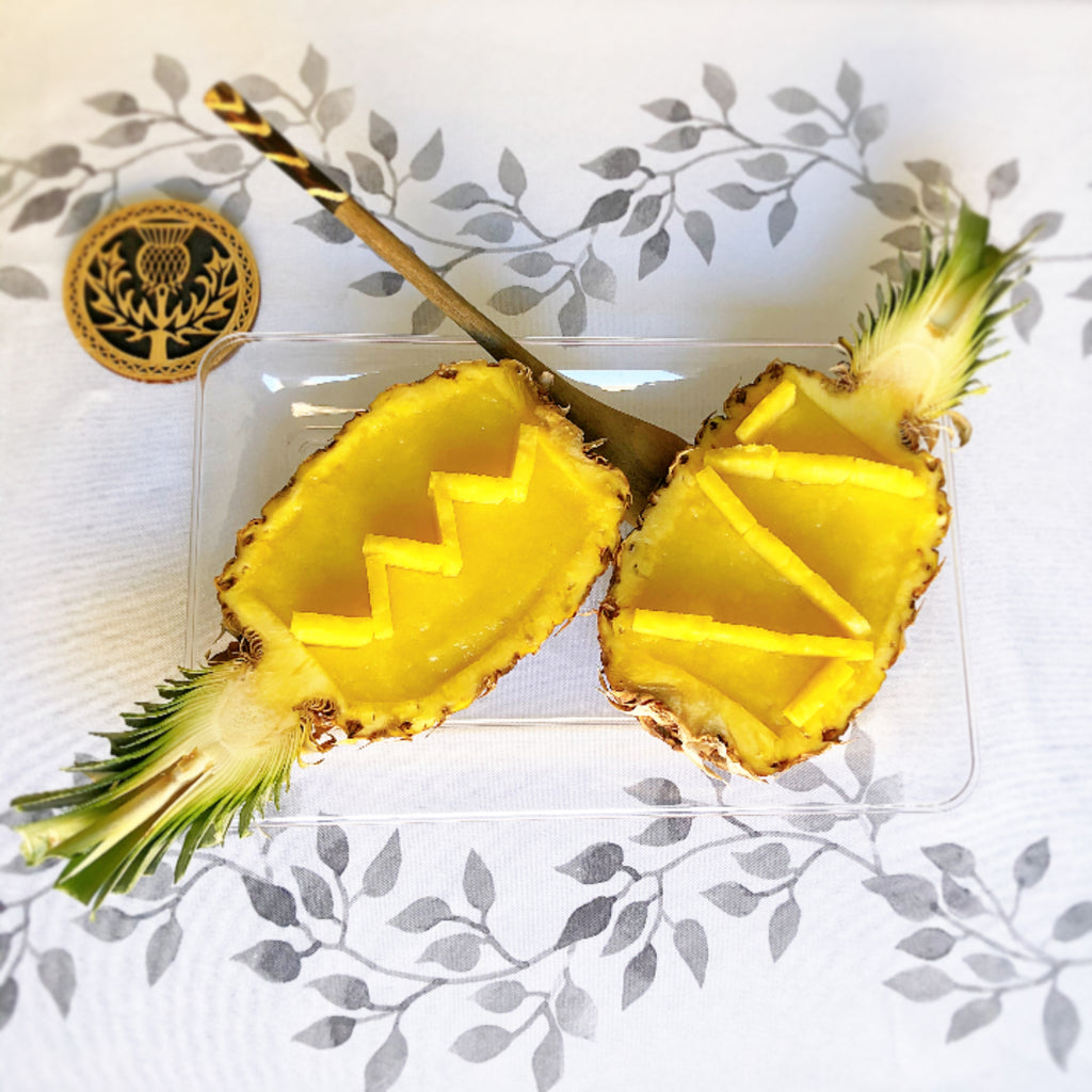 A whole pineapple kanten